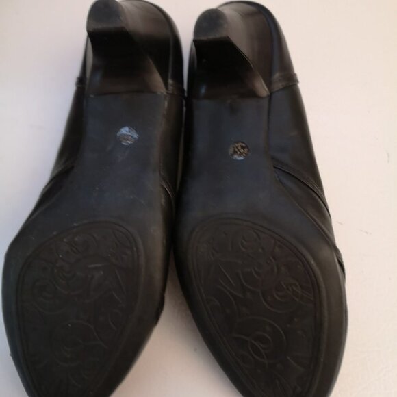 Strictly Comfort Ladies Size 8 1/2M Black Leather Upper Dress Shoes - Picture 2 of 4